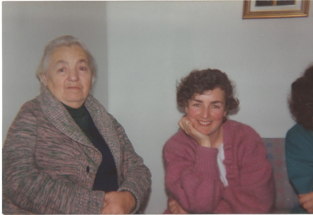 Клара Пиндюр ( Поляк ) с дочерью Софией. 1991 год, Кдумим, Израиль.